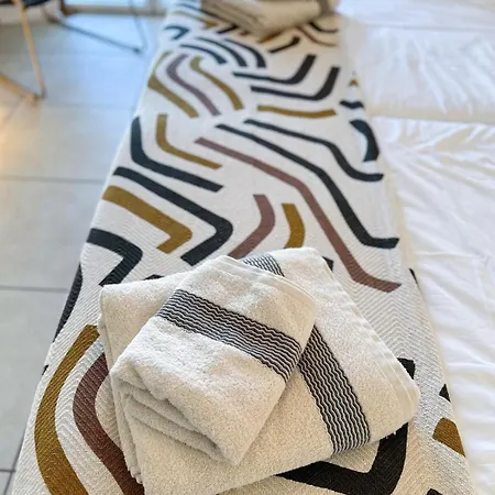 Ravissante Marina Idealement Situee Avec Jacuzzi *