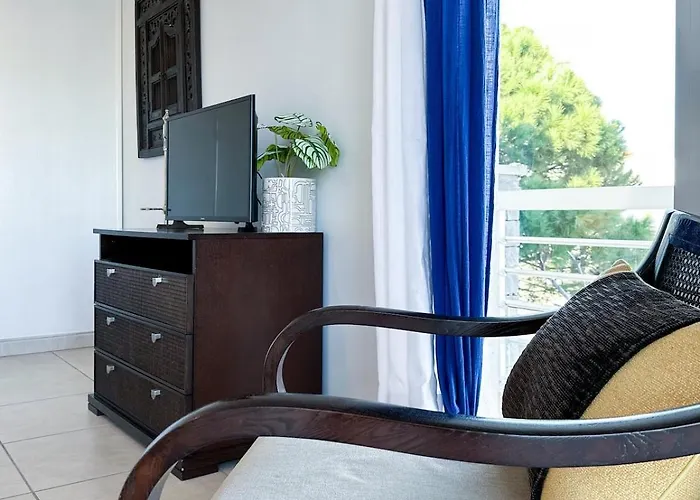 Ravissante Marina Idealement Situee Avec Jacuzzi