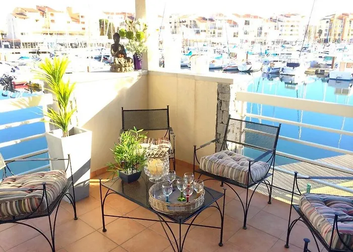 Ravissante Marina Idealement Situee Avec Jacuzzi *