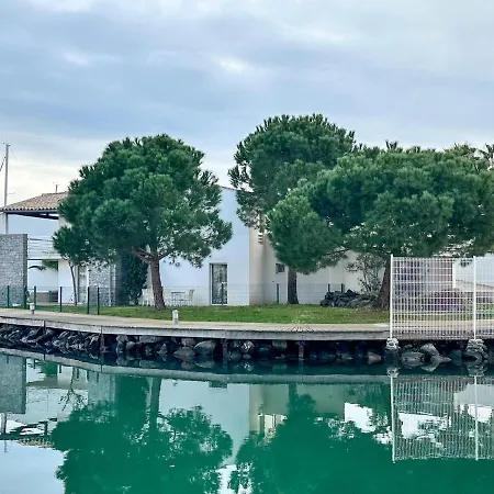 Ravissante Marina Idealement Situee Avec Jacuzzi