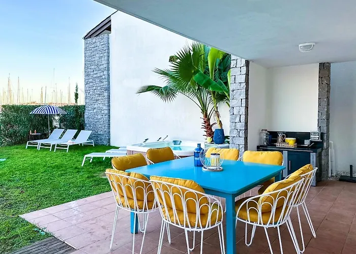 Ravissante Marina Idealement Situee Avec Jacuzzi Agde