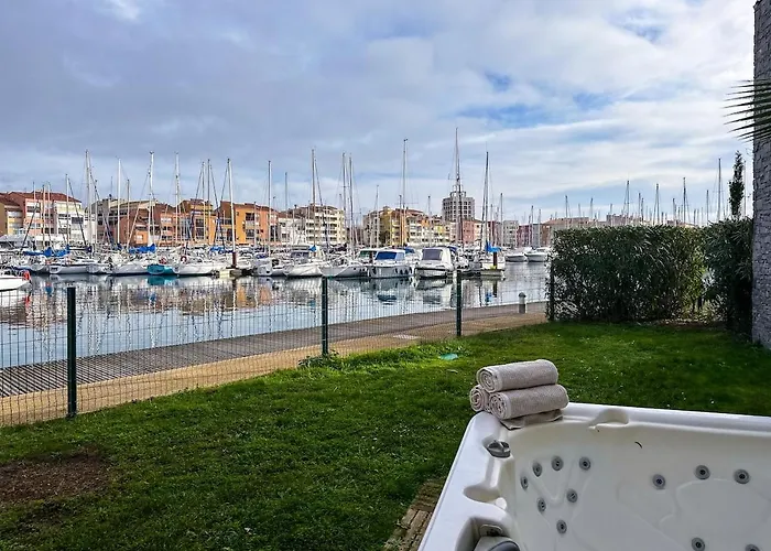 Semesterbostad Ravissante Marina Idealement Situee Avec Jacuzzi *