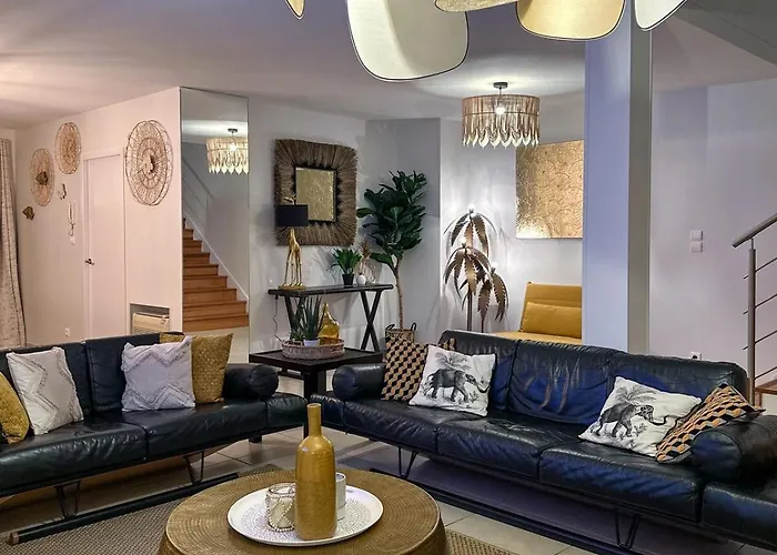 Ravissante Marina Idealement Situee Avec Jacuzzi Agde