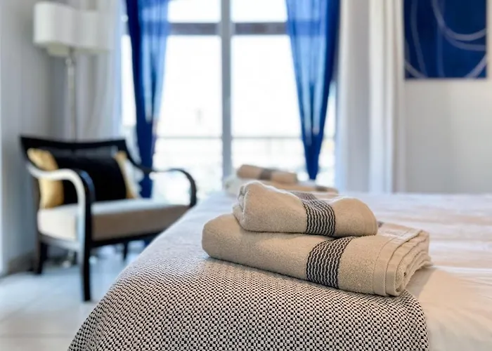 Ravissante Marina Idealement Situee Avec Jacuzzi *