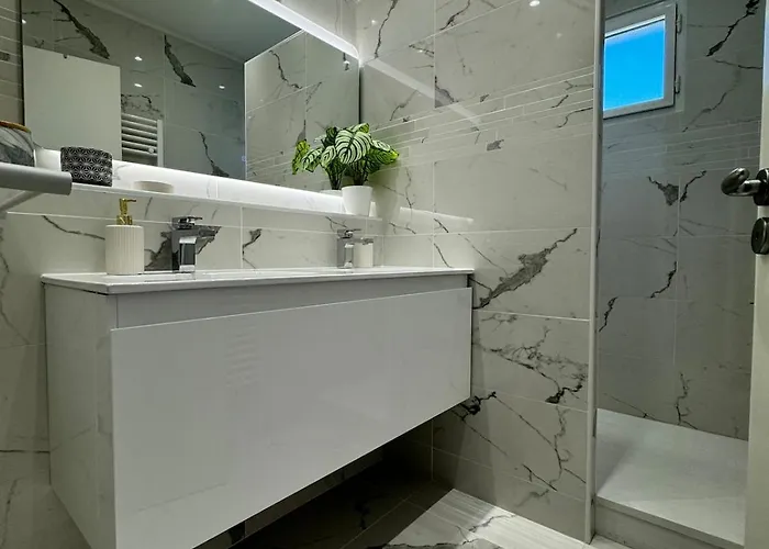 Ravissante Marina Idealement Situee Avec Jacuzzi Casa vacanze *